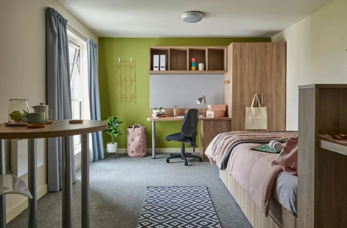 selly-oak-court-birmingham-1